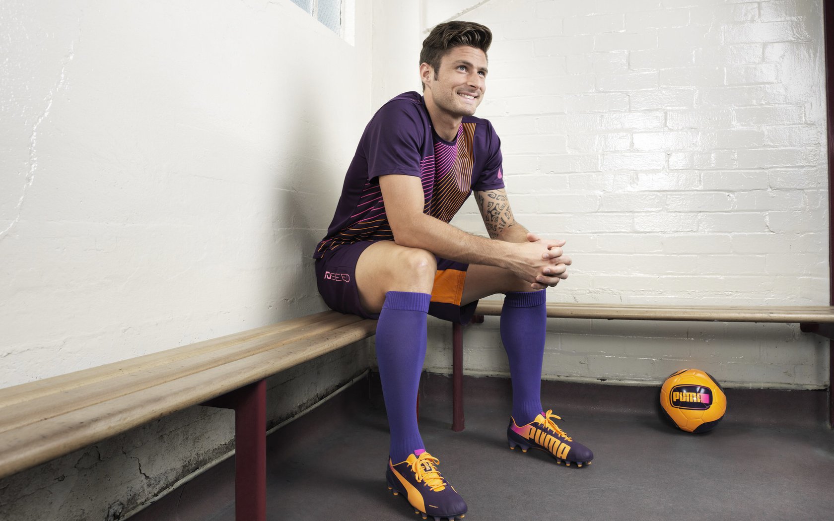 英超球队基于运动表现数据调整赛中体能分配策略,英超球员跑动数据