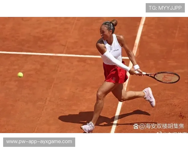 网球强势回球把对手逼到角落决定比赛